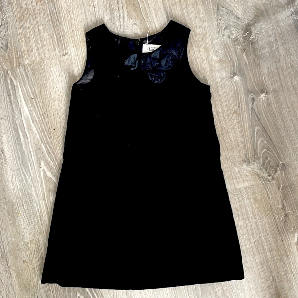 ⭐️Bundle 2/$16. Children’s Place. EUC. Velvet A-line dress.